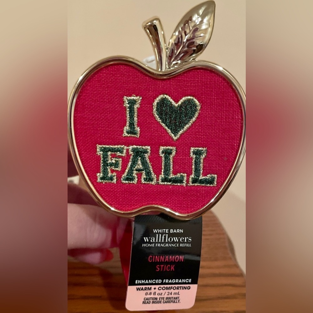 “I love Fall”wallflower plug plus “Cinnamon Stick”refill.NEW. Bath & Body Works